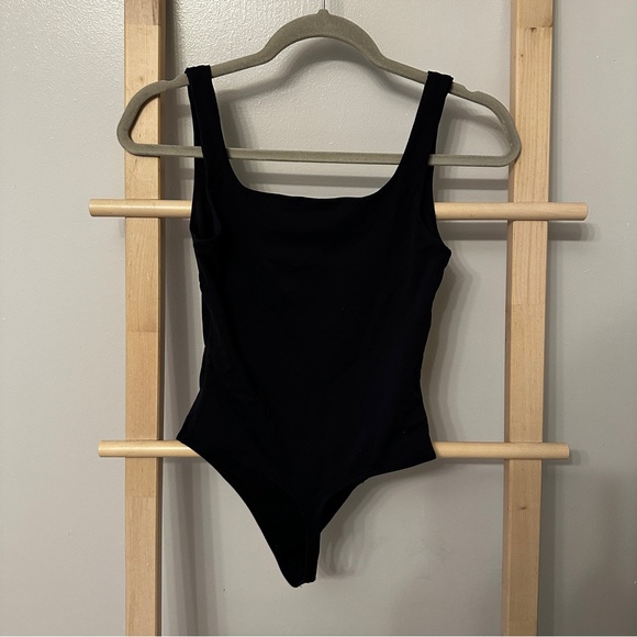 Contour Squareneck Bodysuit - Aritzia - Picture 3 of 3